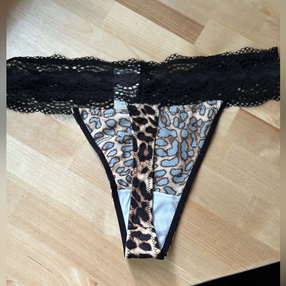 Cheetah print thong - Picture 3 of 3